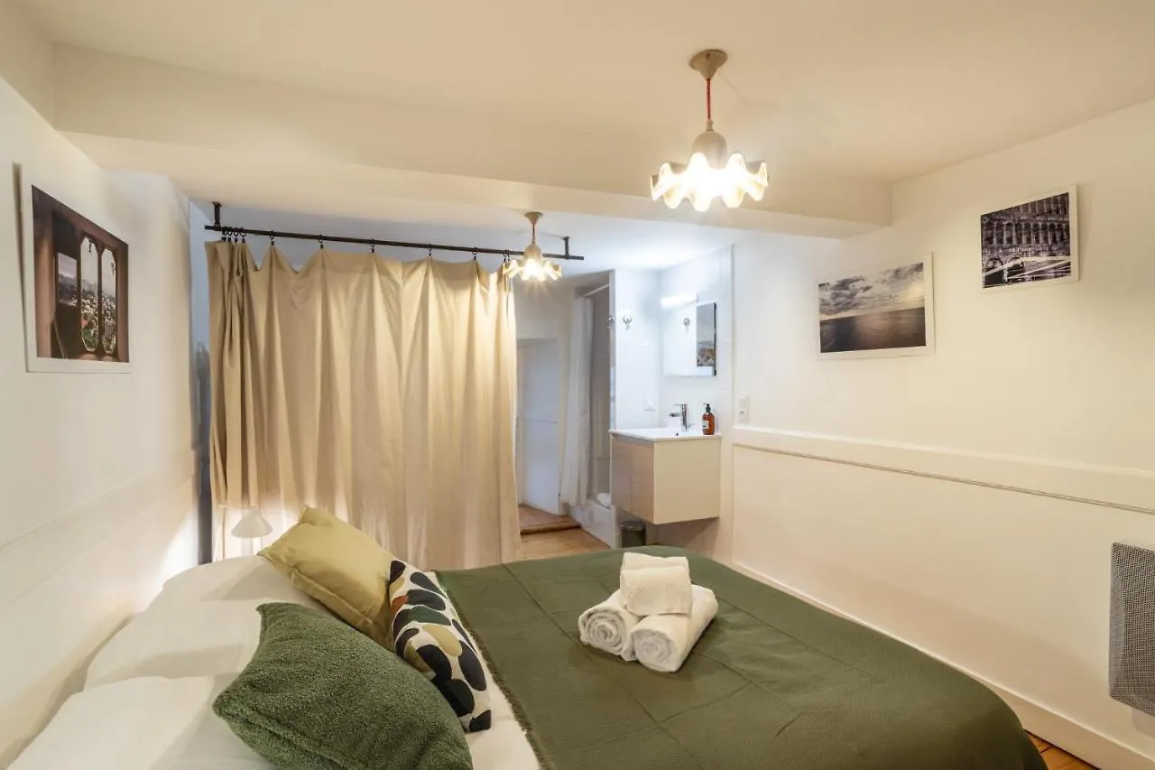 Apartment Ferienwohnung Le Parvis-Beau Duplex Centre Rennes Frankreich