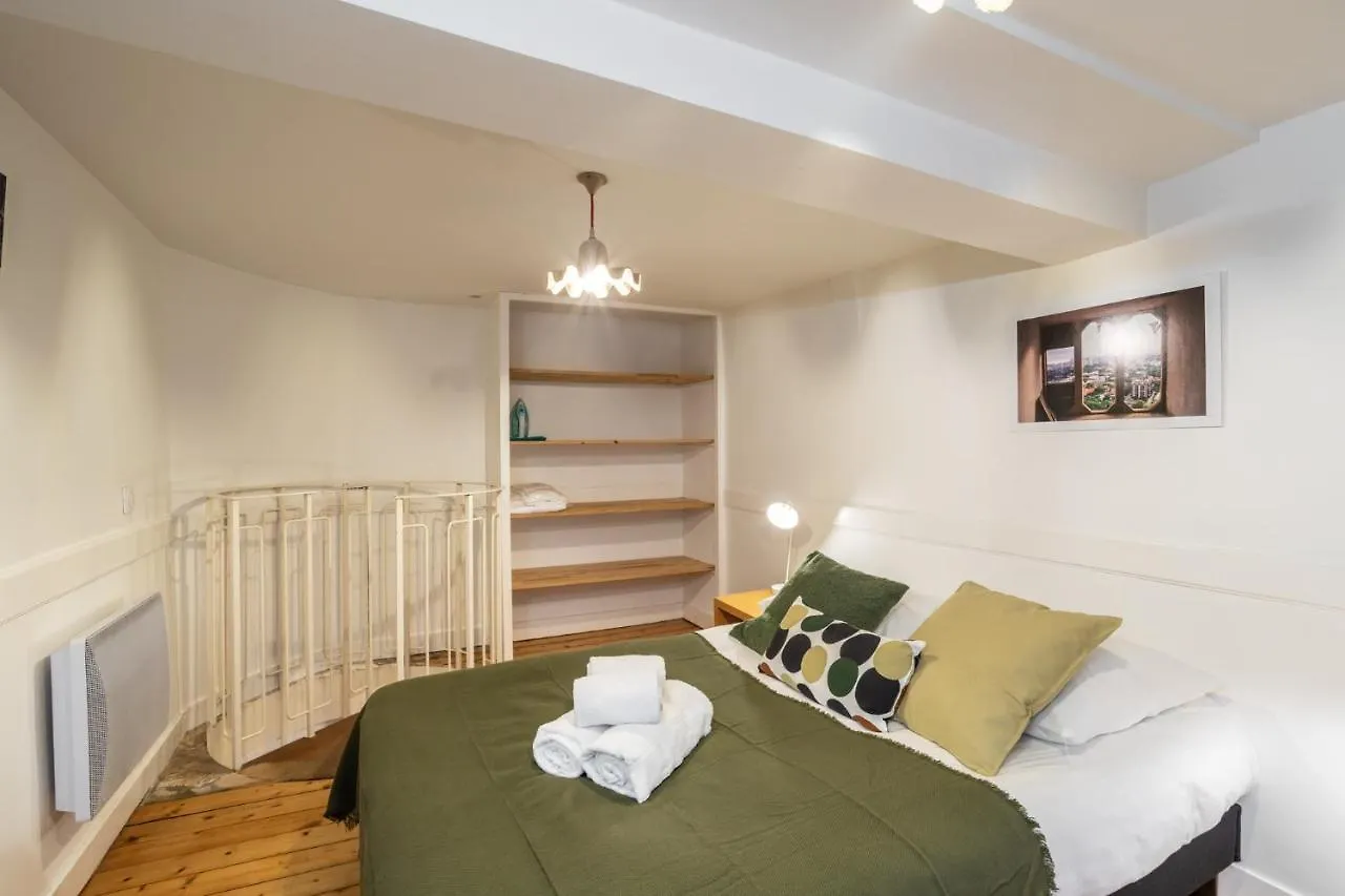 Ferienwohnung Le Parvis-Beau Duplex Centre Rennes Frankreich